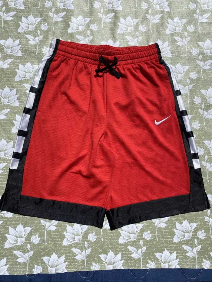 Short Nike 🔴⚪️⚫️