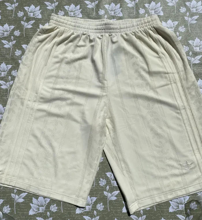 Short Adidas 🟡