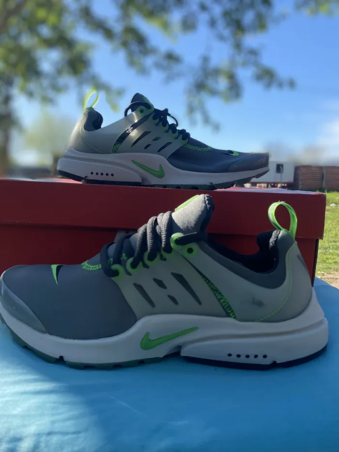 NIKE AIR PRESTO🟢