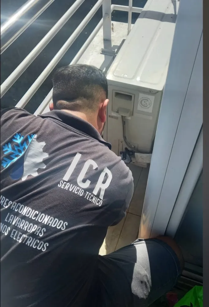 Logo de Servicio técnico de aires acondicionados lavarropas heladeras microondas y hornos eléctricos ICR 