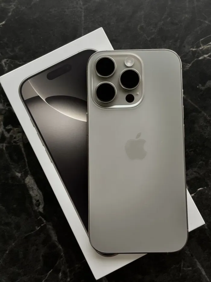 iPhone 15 Pro 256GB US$680