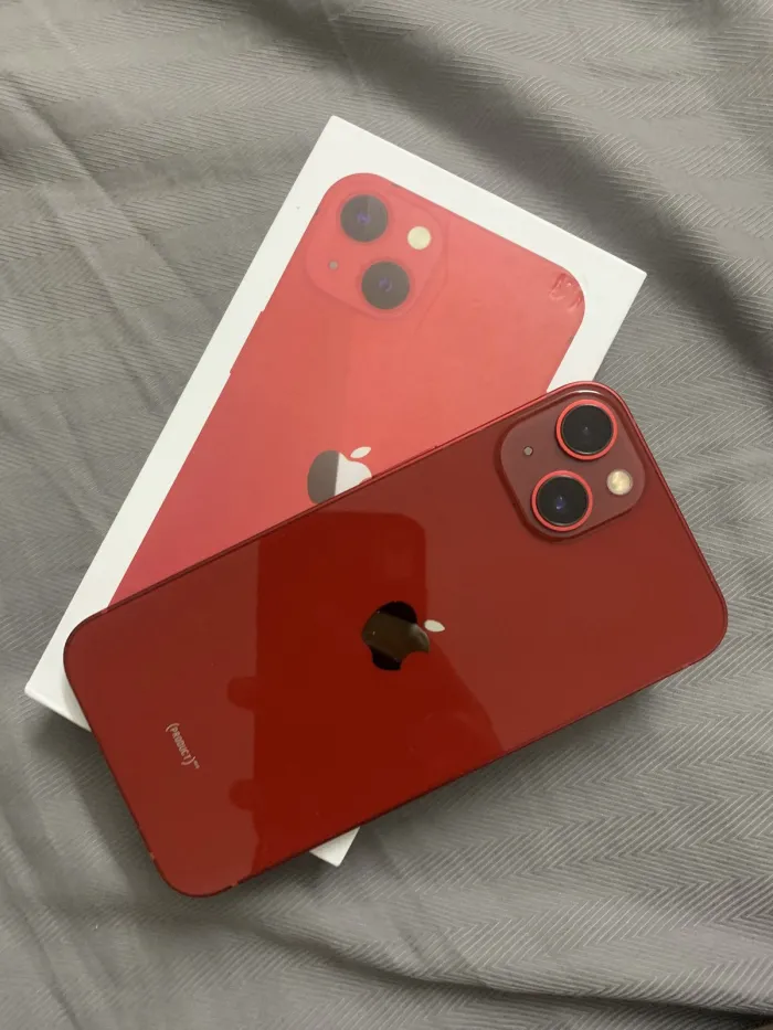 iPhone 13 128GB US$370 