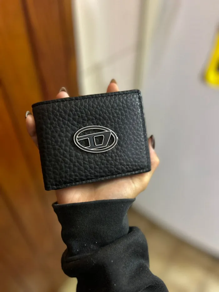 Billetera diesel en cuero negro 2