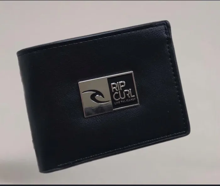 Billetera black wave en diseño moderno de cuero 