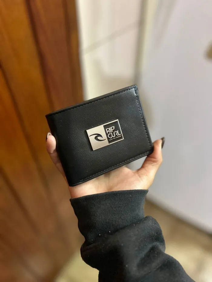 Billetera black wave en diseño moderno de cuero  2