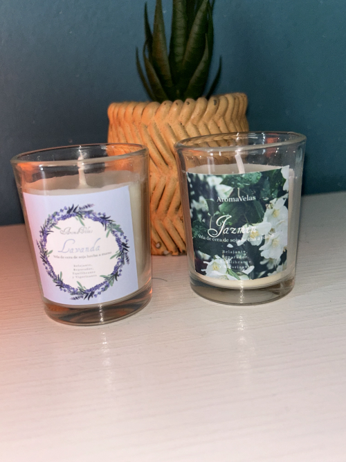 Vela en vaso de vidrio 