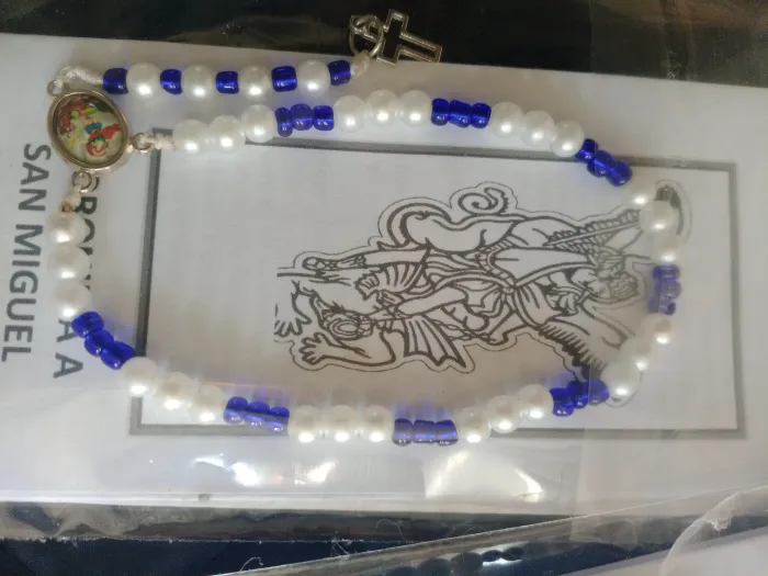 CORONILLA DE SAN MIGUEL ARCÁNGEL Y LOS NUEVE COROS