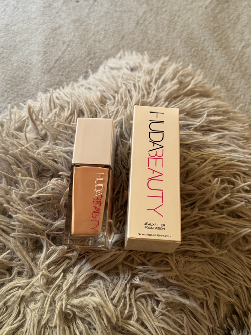 Base Huda Beauty ✨