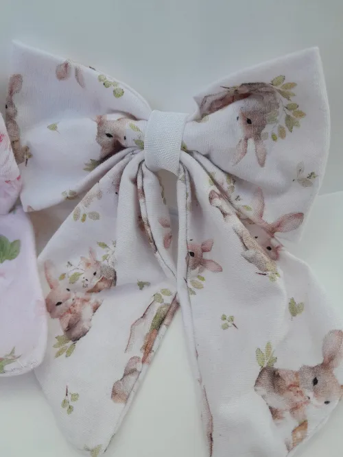 Moños con lazo estampa en flores  2