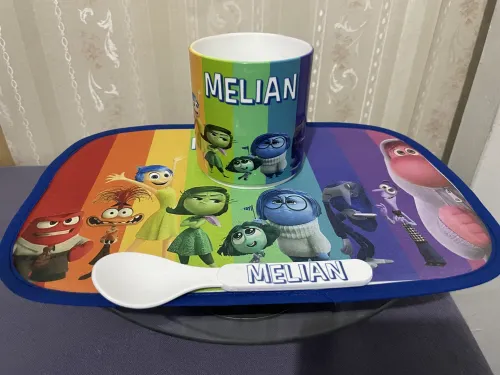 INDIVIDUAL, TAZA Y CUCHARITA DE POLIMERO.