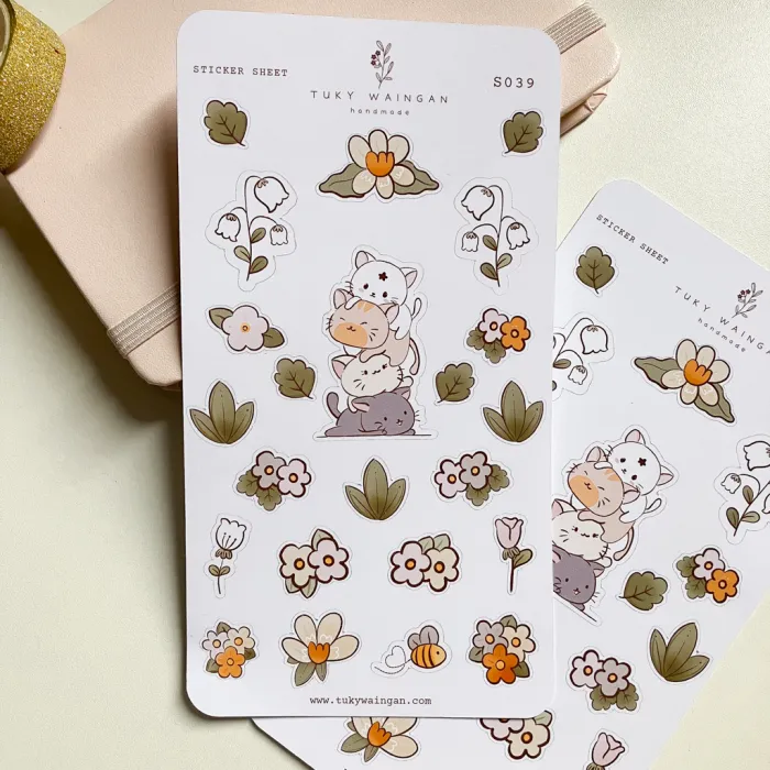 Hoja De 23 Stickers Gatitos Traviesos Y Flores Kawaii S039
