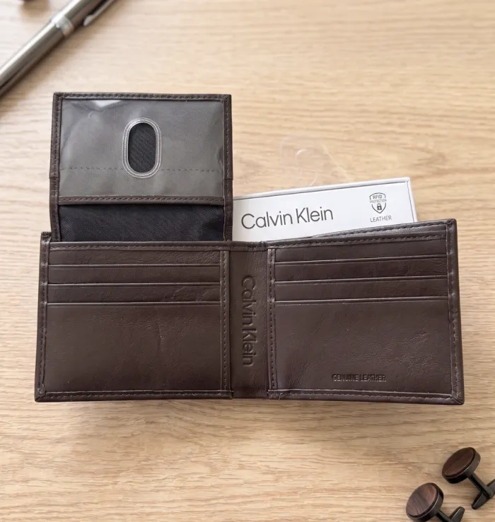 Cartera de cuero marrón oscuro Calvin Klein 2