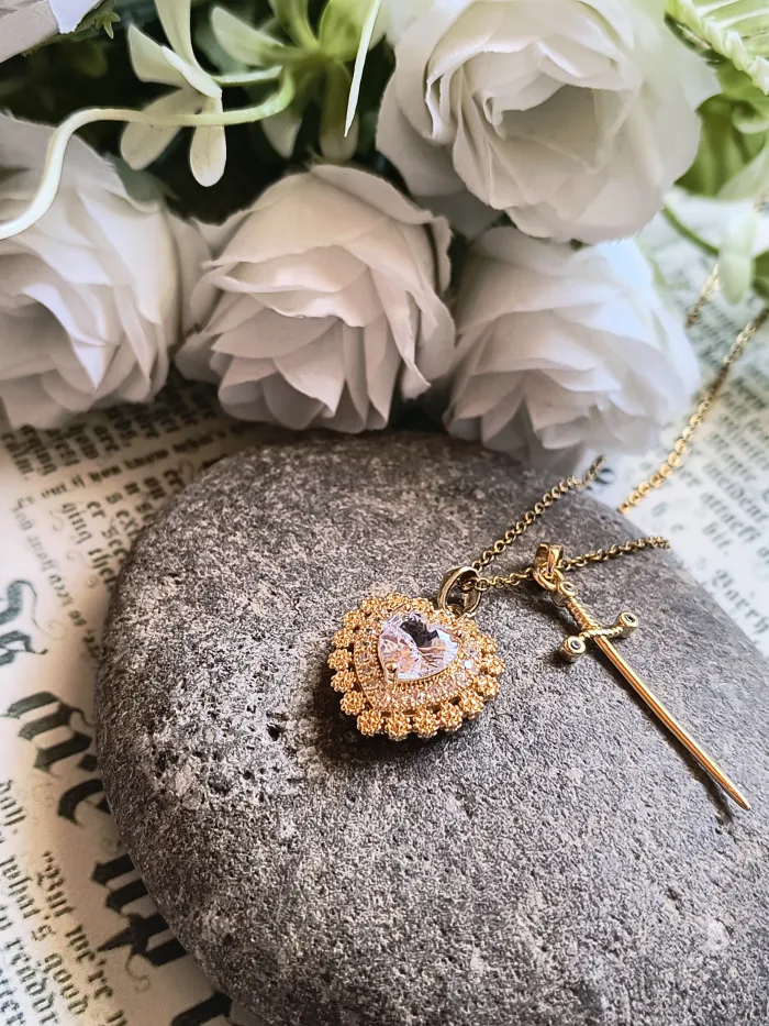 Joyas de acero dorado