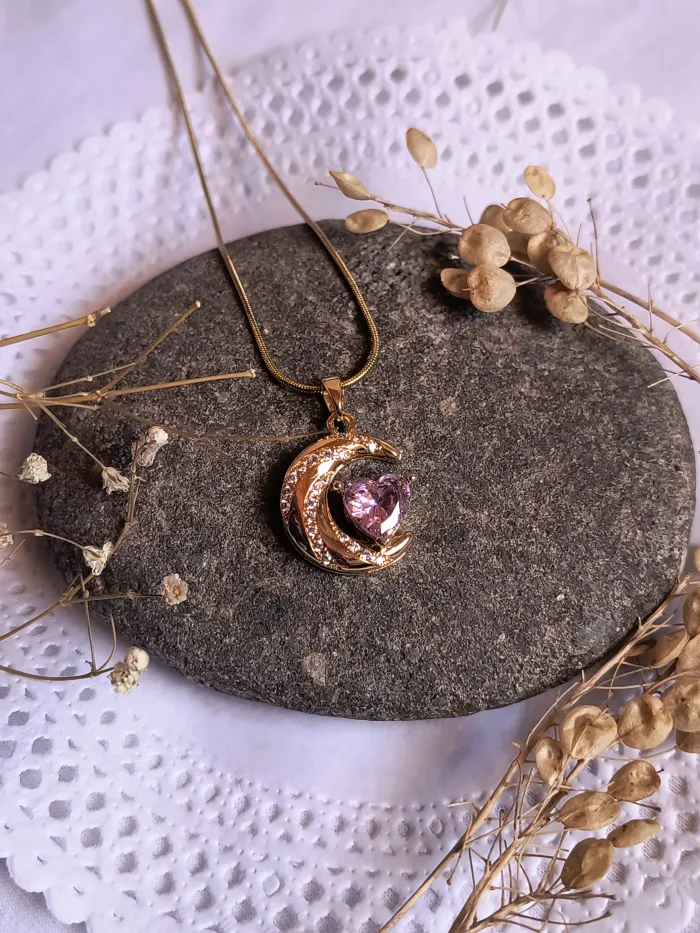 Collar Luna con Corazón de Cristal