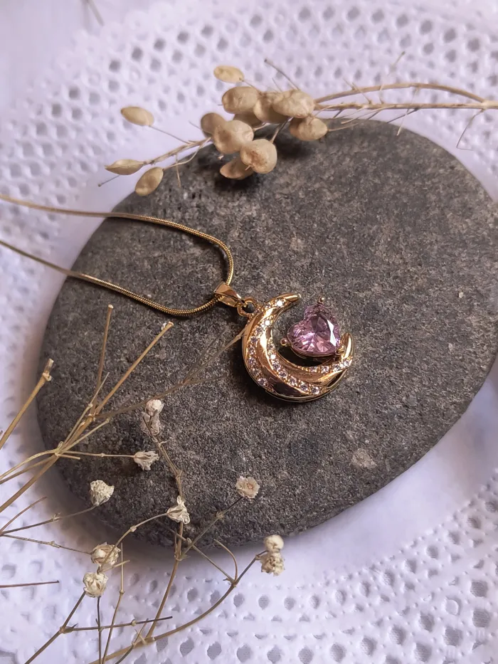 Collar Luna con Corazón de Cristal 2