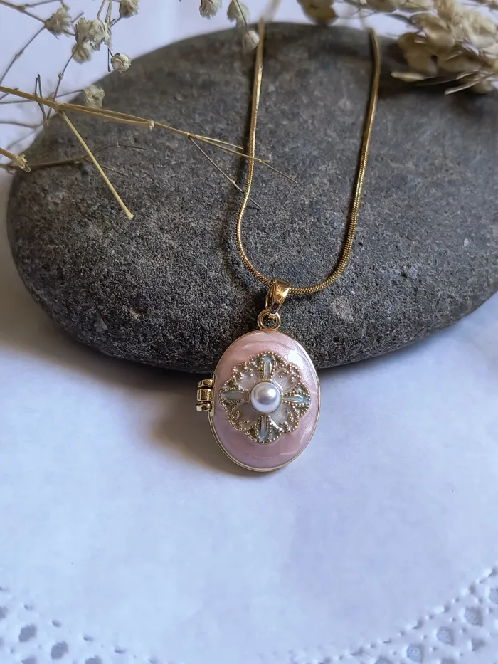 Collar relicario flor 2