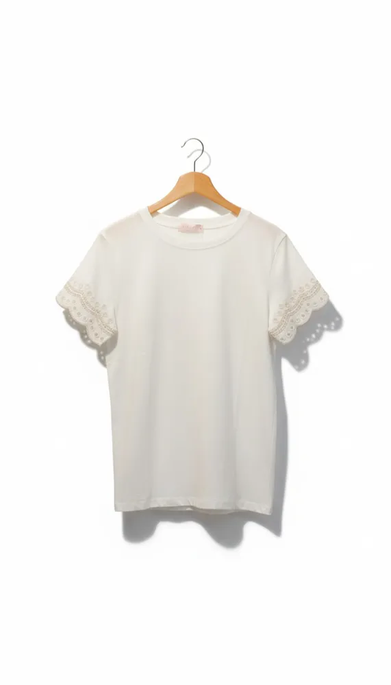 Remera Básica con detalles en mangas plus size