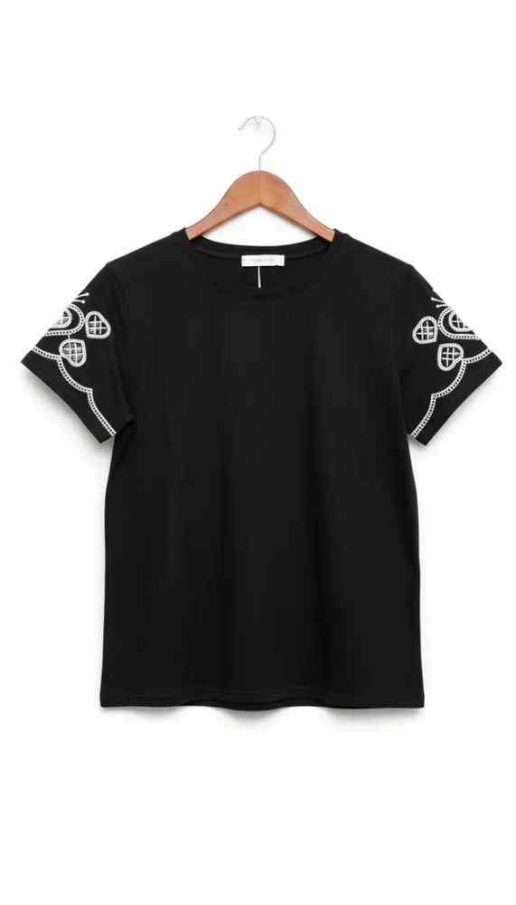 Remera Básica con detalles en mangas plus size