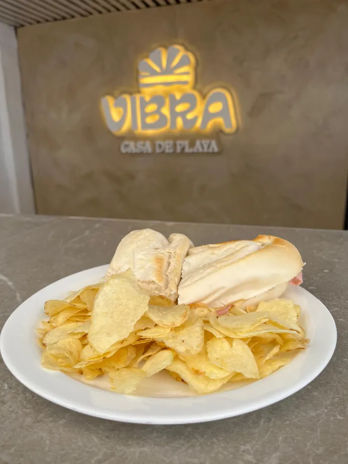 Baguette jamon cocido y queso 