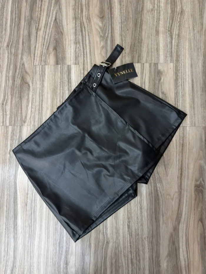 pollera short con hebilla