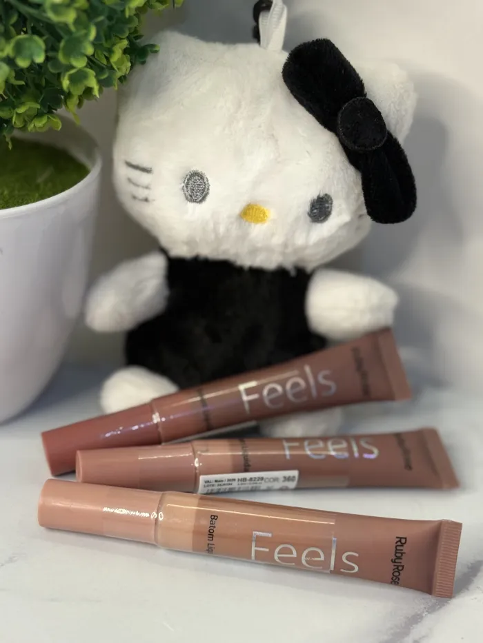Labial FEELS Ruby Rose  2