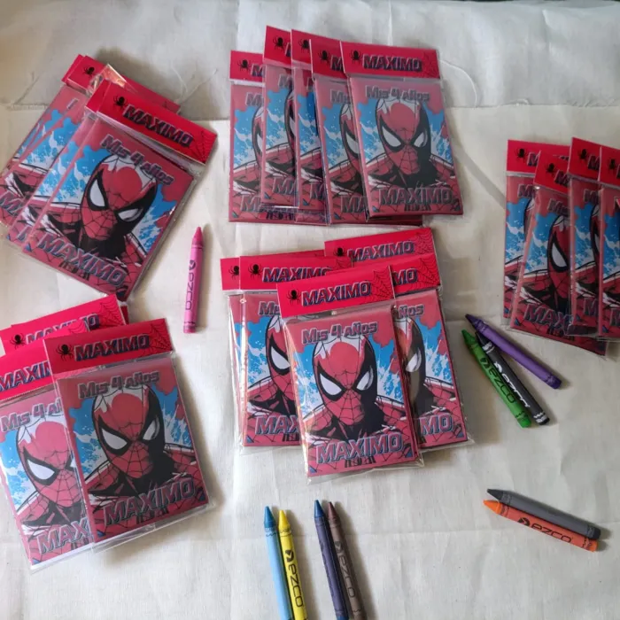 Mini Librito con crayones